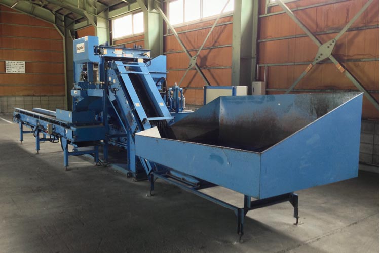 リサイクル設備処理 空缶選別圧縮機 松浦商事株式会社 福島県会津若松市 産業廃棄物処理業 / 下水道維持管理 / 産業・一般廃棄物収集運搬