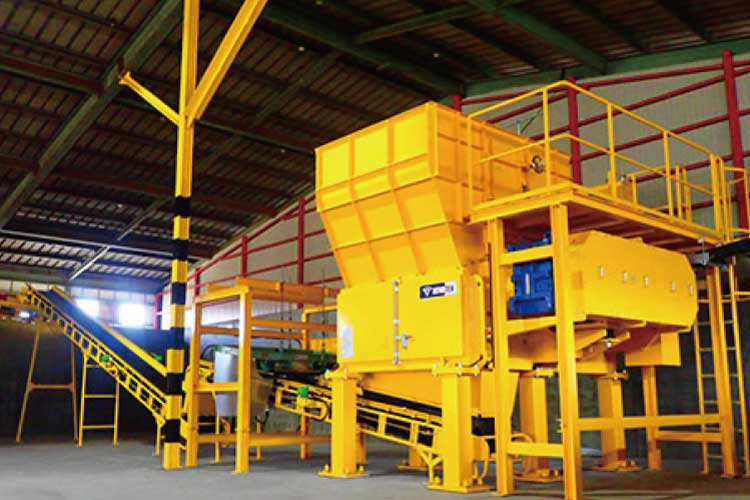 リサイクル設備処理 木くず破砕機 松浦商事株式会社 福島県会津若松市 産業廃棄物処理業 / 下水道維持管理 / 産業・一般廃棄物収集運搬